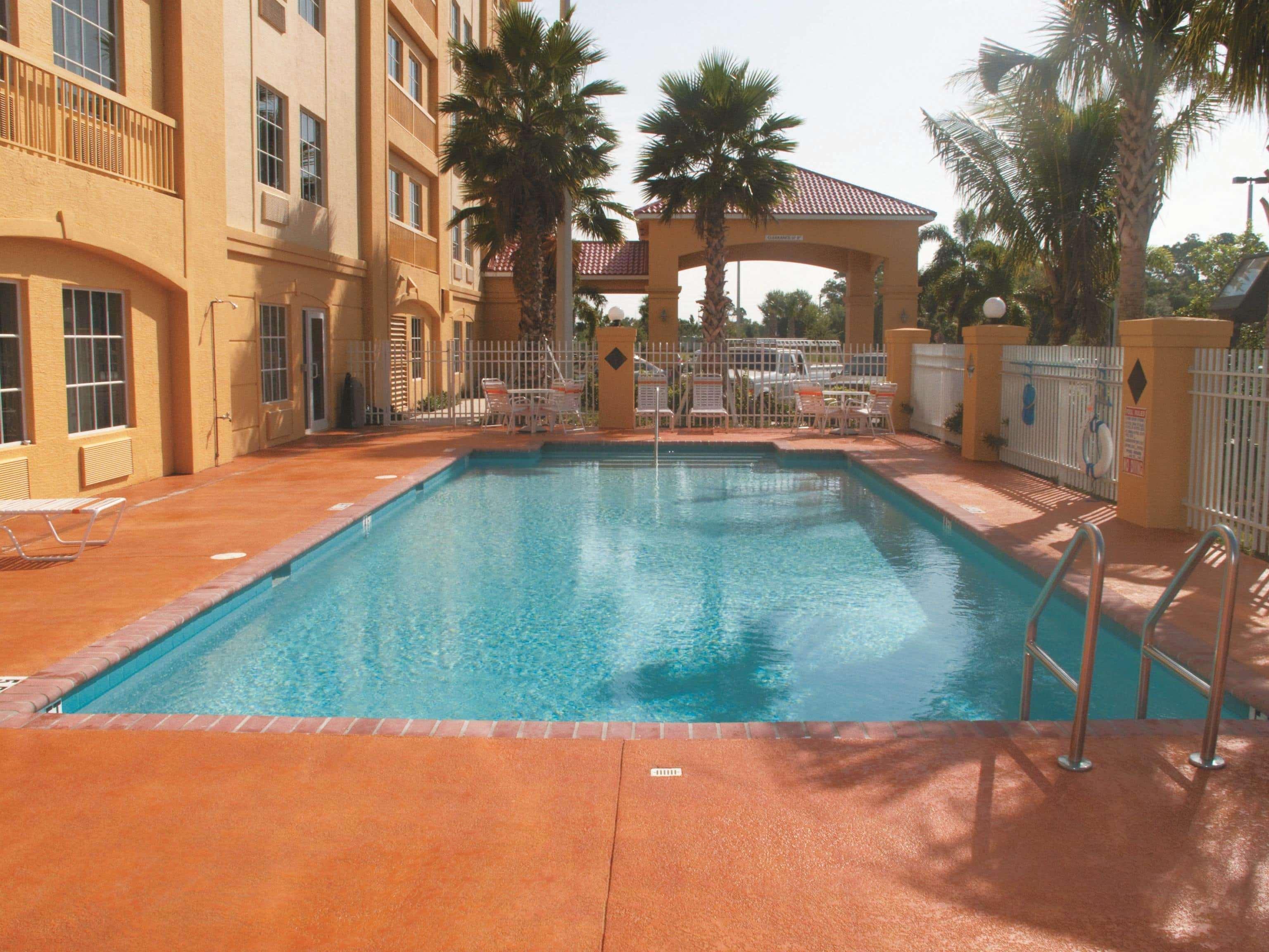 Hotel La Quinta By Wyndham Ft. Pierce Fort Pierce Exterior foto
